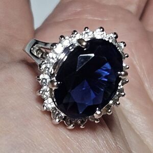 Avon Majestic Princess Faux Sapphire Cocktail Ring Size 7 Silver Tone Oval Halo